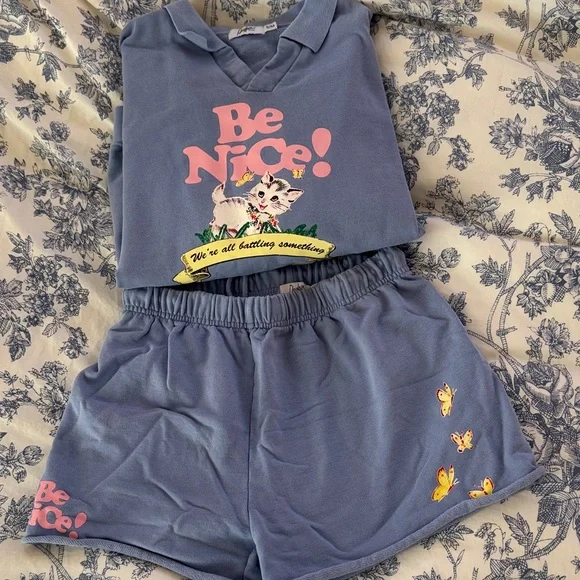 Blue Graphic Women's Sweater - Picture 1 of 7